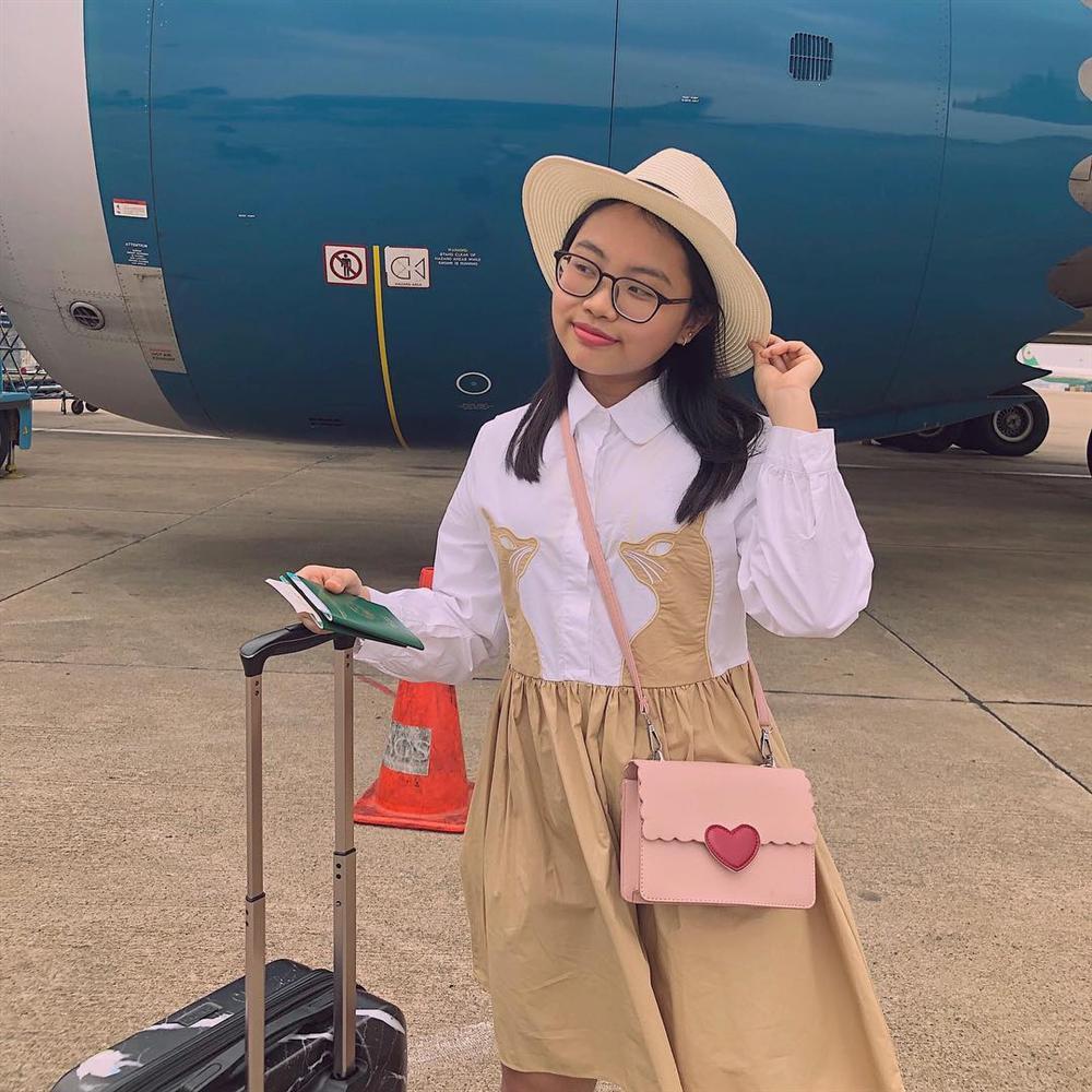 Siêu mẫu Thanh Hằng khoe phòng khách trang hoàng sang chảnh đón Tết-5