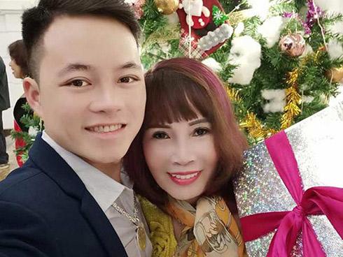 Bị đồn đã bỏ chồng, cô dâu 62 tuổi tuyên bố: 'Vợ chồng cãi cọ là chuyện bình thường'