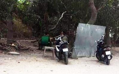 Đốt rác ngày cuối năm, người dân phát hiện thi thể trẻ sơ sinh còn nguyên dây rốn-1