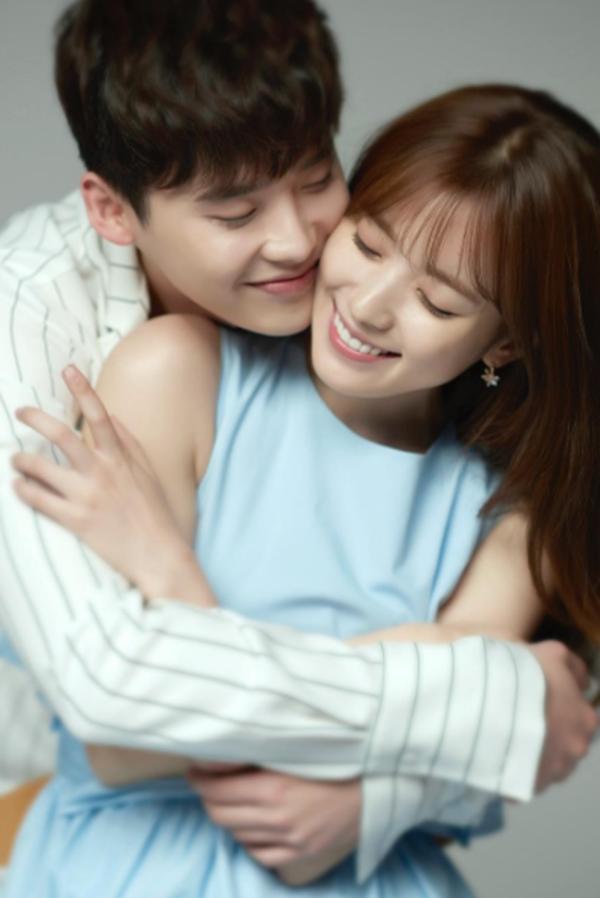 Tử vi Chủ Nhật ngày 3/2/2019 của 12 con giáp: Thìn lo lắng chuyện tình duyên, Tỵ hồ hởi mua sắm Tết-1