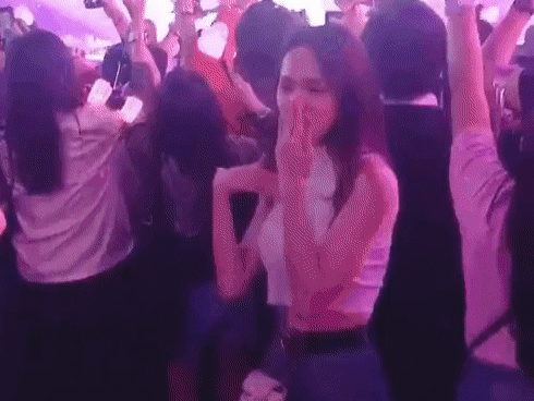 Dân mạng rần rần chia sẻ clip Hương Giang thích thú nhảy theo Black Pink đúng 'chuẩn' fan girl