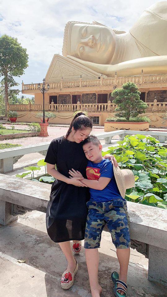 Thu Minh hào hứng đưa quý tử cùng ông xã ngoại quốc về quê ngoại ăn Tết-6