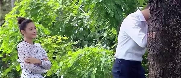 Chồng à ơi với nữ đồng nghiệp, vợ nhẹ nhàng đưa cho chồng 1 tờ giấy rồi xách túi đi du lịch cho sướng thân-2