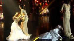 HẾT HỒN: Lăn đùng bất tỉnh trên sân khấu, Hoa hậu Hòa bình 2018 được trao giải 'Đăng quang ấn tượng'