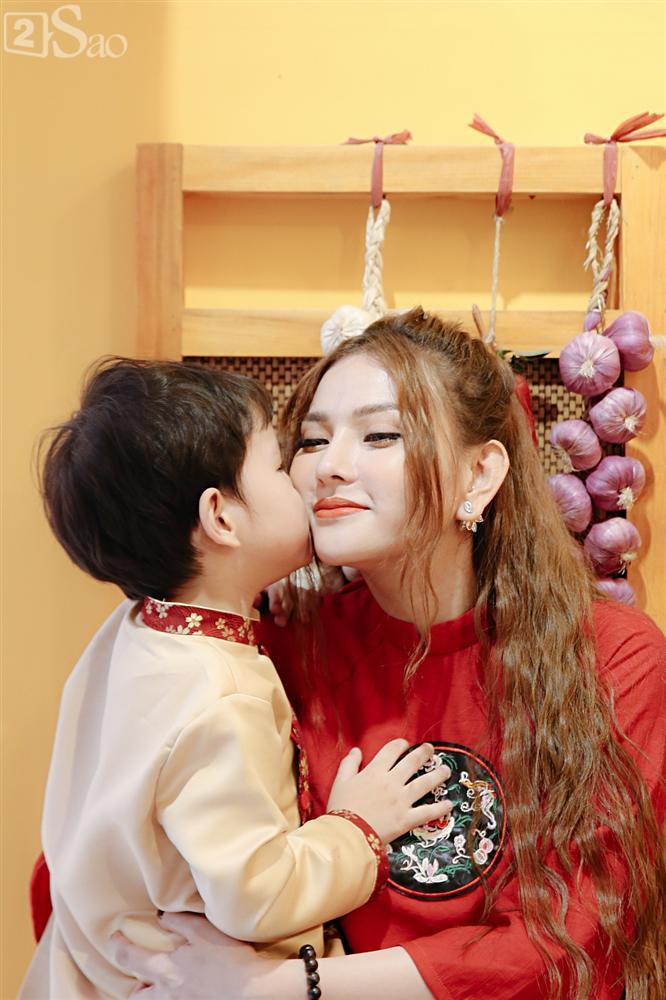 Phủ nhận có bạn trai mới, Thu Thủy nêu tiêu chí: Người đàn ông tôi yêu phải thương cả con trai tôi-13