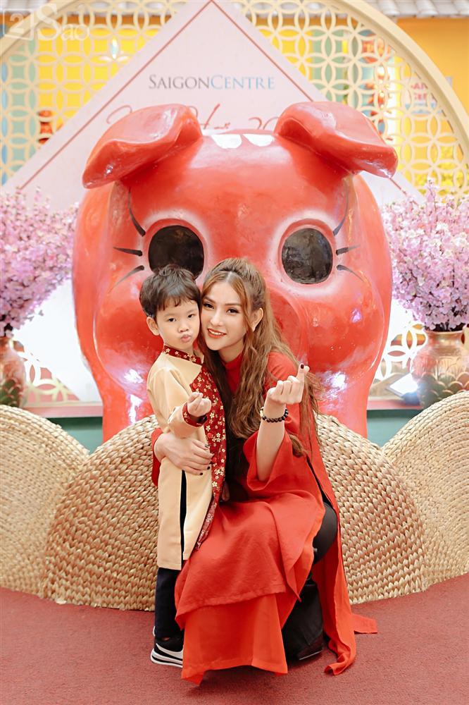 Phủ nhận có bạn trai mới, Thu Thủy nêu tiêu chí: Người đàn ông tôi yêu phải thương cả con trai tôi-14