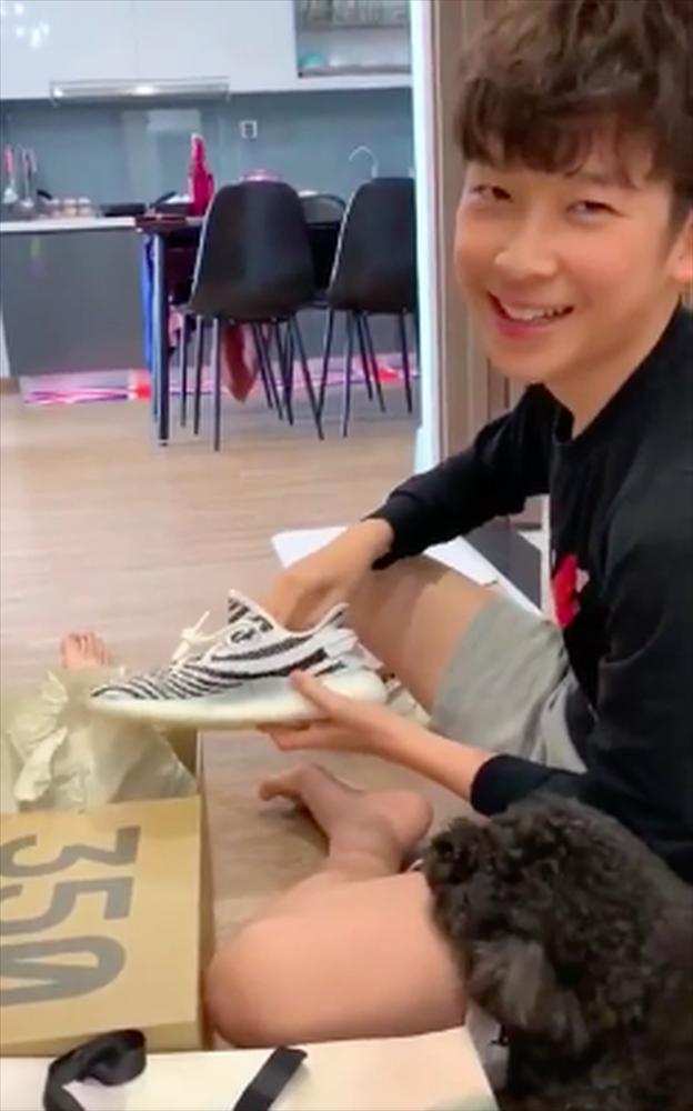 Hé lộ ngoại hình đẹp như tài tử của em trai Á hậu Huyền My: Mới 16 tuổi nhưng đã cao 1m74-2