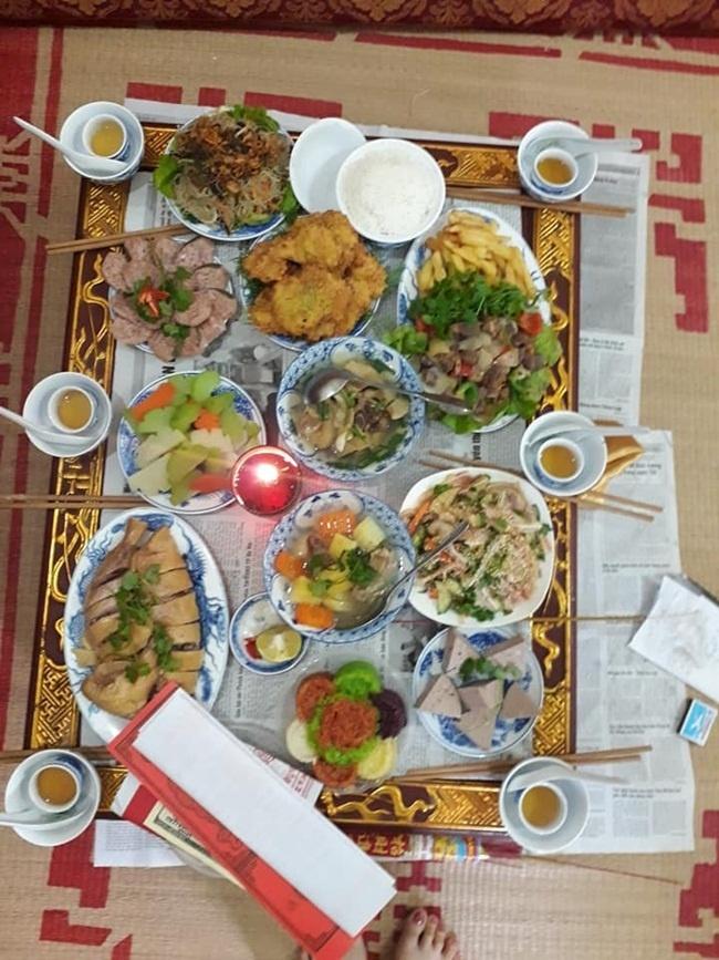 Loạt mâm cúng tất niên được bày biện cực kỳ chu đáo và cẩn thận khiến chị em phải ngạc nhiên-1