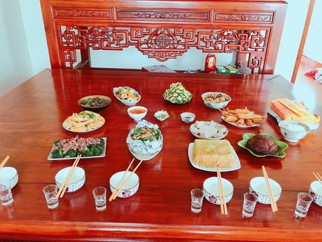 Loạt mâm cúng tất niên được bày biện cực kỳ chu đáo và cẩn thận khiến chị em phải ngạc nhiên-2