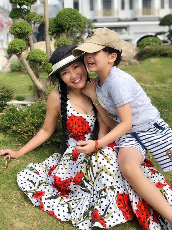 Tết đầu tiên làm mẹ đơn thân của ca sĩ Hồng Nhung-8