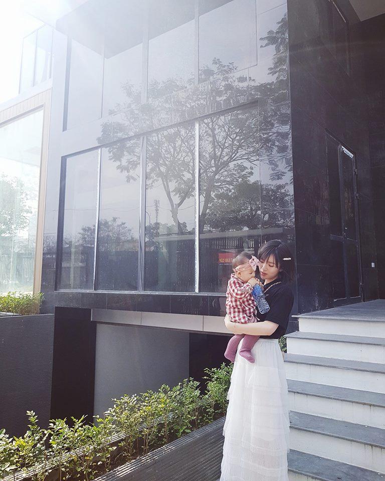 Ly Kute chúc mọi người năm mới an lành nhưng khoảnh khắc thành kính của con trai Khoai Tây mới tạo bão-10