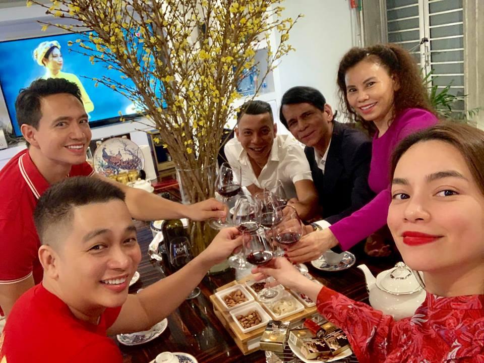 Đón Tết cùng Kim Lý, Hồ Ngọc Hà tiết lộ tiêu chuẩn chọn người xông đất đầu năm-1