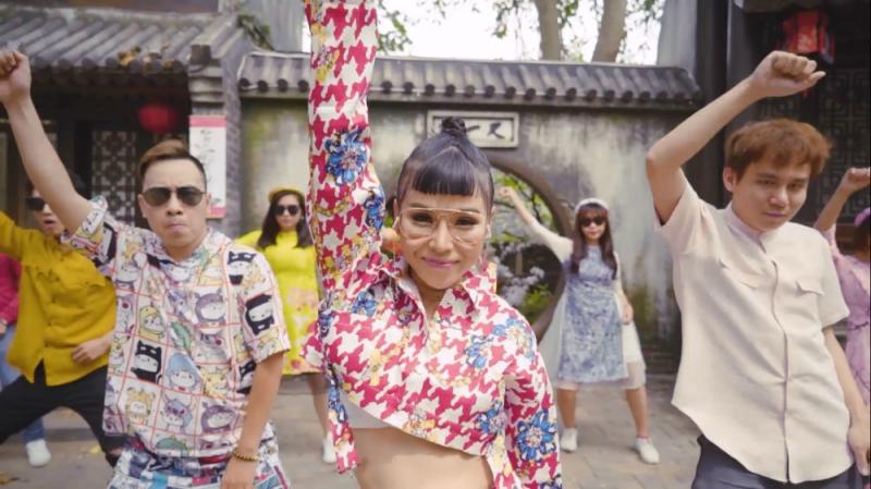 MV Tết của Trương Thảo Nhi được chia sẻ rần rần vì lời hát cực bắt trend-2