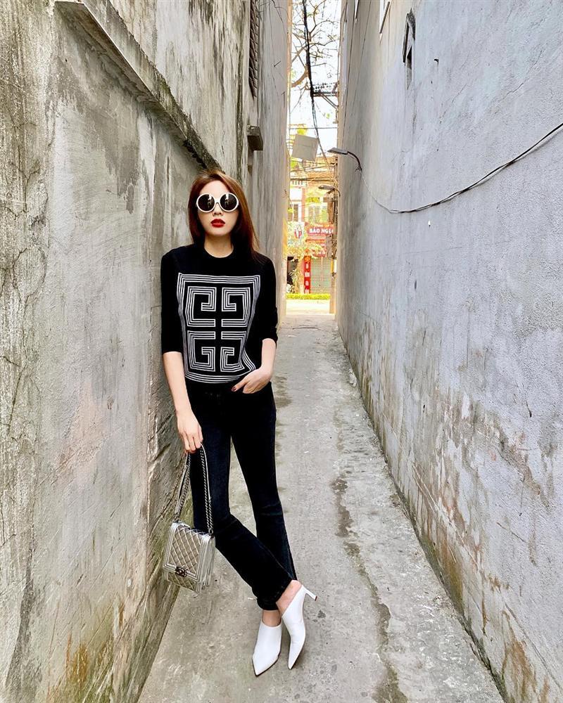 Sao Việt xúng xính diện áo dài ngày Tết: Angela Phương Trinh chơi lớn khi kết hợp với tông Lào giản dị-8