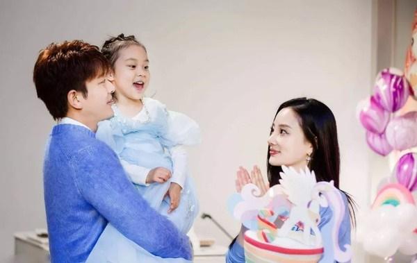 Giả Nãi Lượng và Lý Tiểu Lộ có thật sự gương vỡ lại lành trong dịp Tết Nguyên Đán 2019?-7