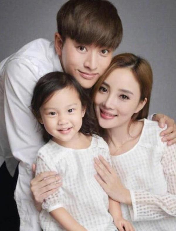 Giả Nãi Lượng và Lý Tiểu Lộ có thật sự gương vỡ lại lành trong dịp Tết Nguyên Đán 2019?-8