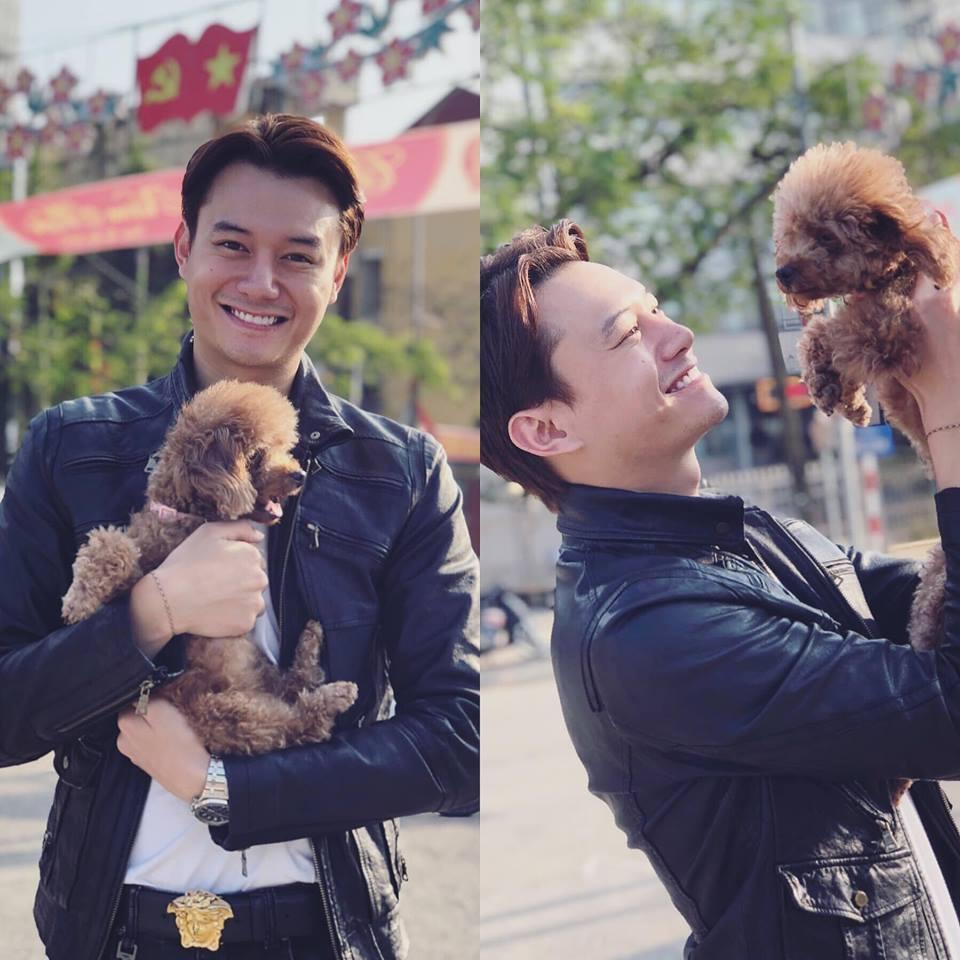 Vi vu du xuân bằng xe máy, hoa hậu Trần Tiểu Vy biểu cảm dễ thương hạ gục mọi ánh nhìn-4