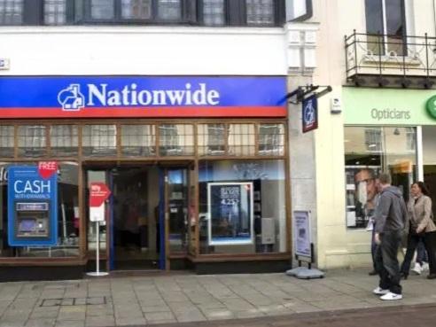 270 tỷ đổ vào tài khoản: Chàng trai 'điên cuồng' nghĩ cách tiêu tiền