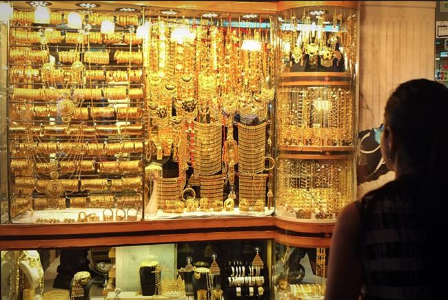 Lý do Dubai có khu chợ mua bán vàng... như rau-1