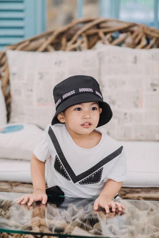 Mới hơn 3 tuổi, con trai Khánh Thi đã có bộ sưu tập đồ hiệu cả 100 triệu đồng-4