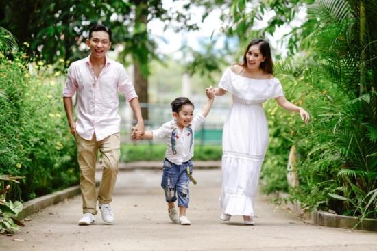 Mới hơn 3 tuổi, con trai Khánh Thi đã có bộ sưu tập đồ hiệu cả 100 triệu đồng-8