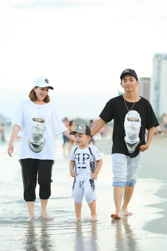 Mới hơn 3 tuổi, con trai Khánh Thi đã có bộ sưu tập đồ hiệu cả 100 triệu đồng-9