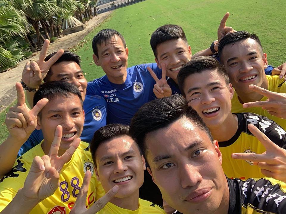 Ăn mặc hớ hênh, bạn gái Quang Hải bị nhắc nhở đúng mùng 2 Tết-2