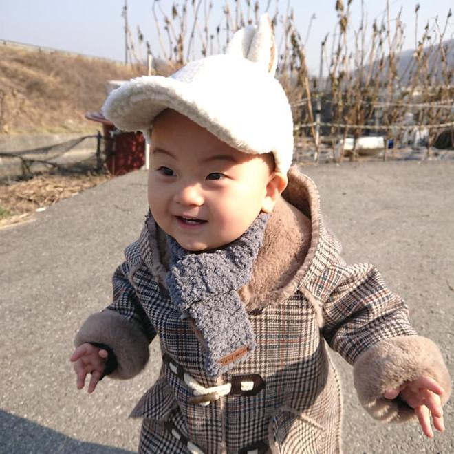 2-year-old Korean boy is famous online for his funny expression-8