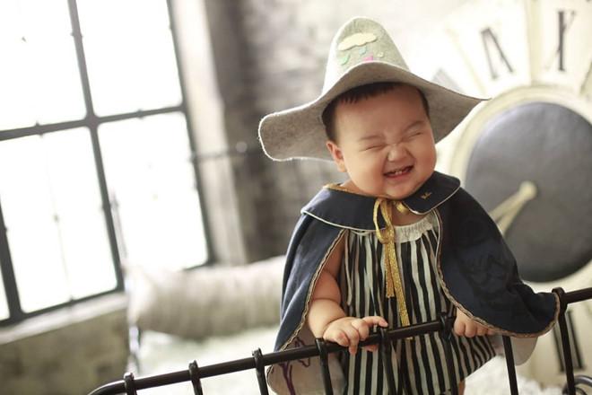 2-year-old Korean boy is famous online for his funny expression-9