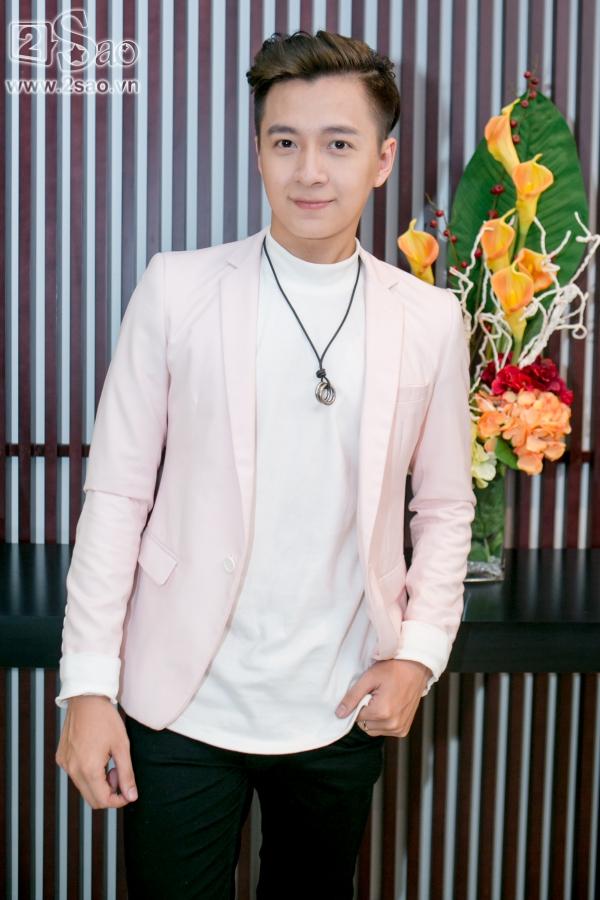 Đăng ảnh đẹp trai lồng lộn ngày Tết, Ngô Kiến Huy bị bóc mẽ ngay sử dụng phần mềm bóp mặt-7