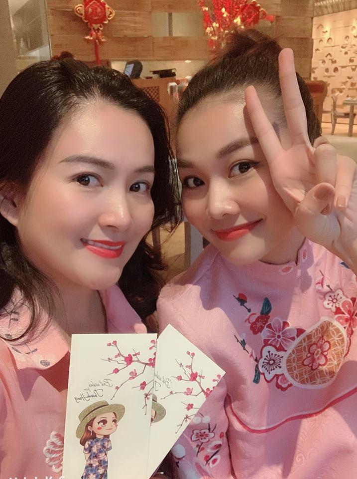 Hồ Ngọc Hà và Kim Lý tình bể bình khi hẹn hò đầu xuân cùng bạn bè thân thiết-5