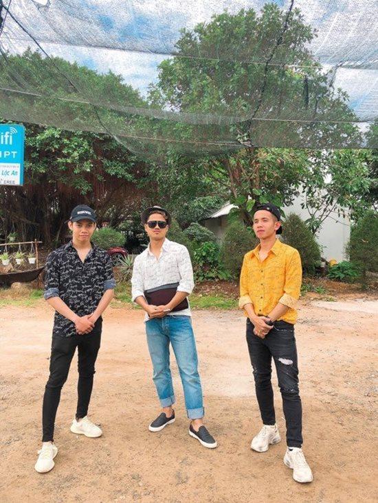 Đội tuyển Việt Nam du xuân: Hồng Duy nổi bật với giày 20 triệu, Công Phượng giản dị-3