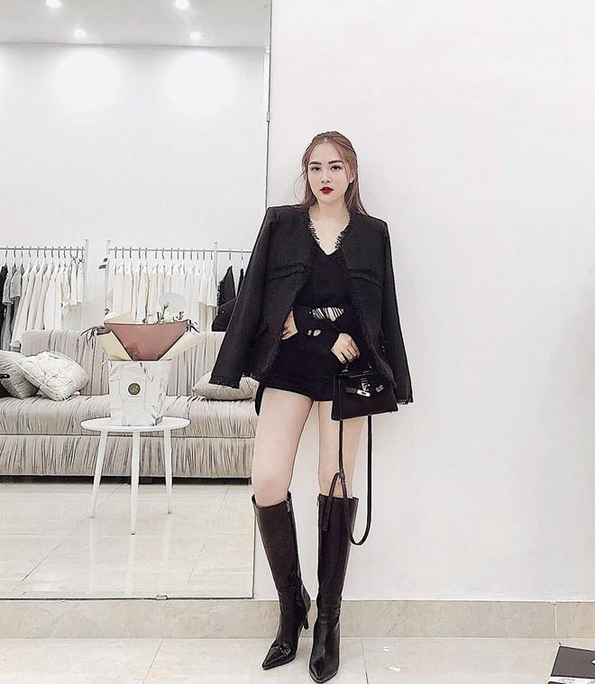 Ca sĩ Hương Tràm lại náo loạn mạng xã hội khi khoe dàn em gái đẹp như hot girl-4