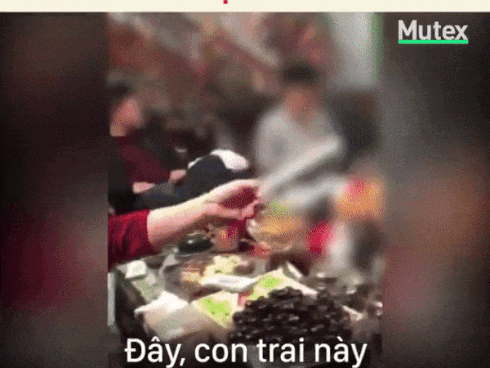 Góc chia sẻ: Cậu em đáng yêu chia tiền mừng tuổi vì sợ anh không có tiền cưới vợ-1