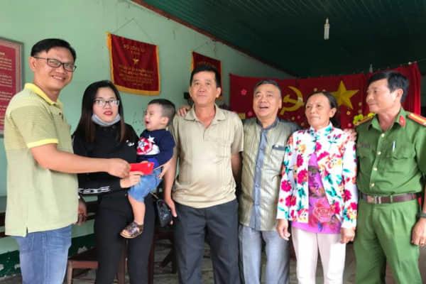 Vụ tát phụ nữ ở Đồng Nai: Cha tài xế gặp mặt xin lỗi nạn nhân-1