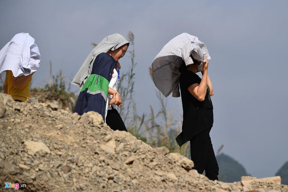 Dòng người đến ngôi chùa lớn nhất thế giới ở Hà Nam dù chưa xây xong-8