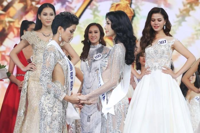 Với 4 lý do này, có thể khẳng định 99,99% Hoàng Thùy nối gót HHen Niê chinh chiến tại Miss Universe 2019-1