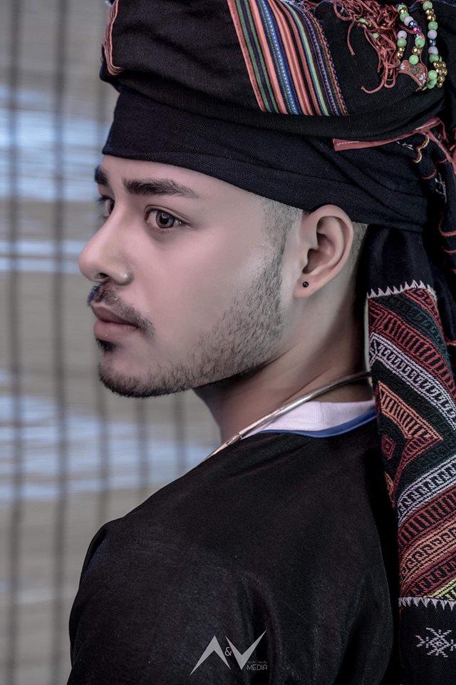 Mẫu nam cùng Thư Dung chụp ảnh phản cảm bị gạ tình 5.000 USD và phản ứng bất ngờ-5