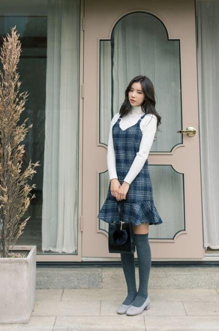 Hóa ra áo len cổ lọ lại có nhiều cách mặc hay ho đến vậy-1