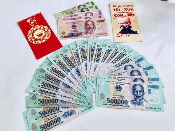 Khoe tiền lì xì khủng của con gái, Thủy Tiên bật mí cách Bánh Gạo sử dụng số tài sản riêng ngày Tết-2