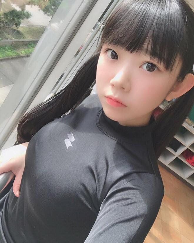 Hot girl Nhật Bản trông như học sinh cấp 2 nhưng có body nóng bỏng-12