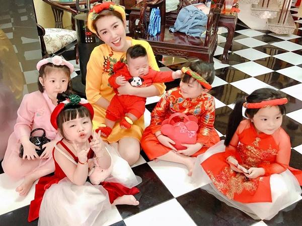 Được hỏi Khi nào có cháu?, bố Thúy Ngân chỉ nói đúng 2 từ khiến cả người hỏi lẫn con gái giật bắn mình-1