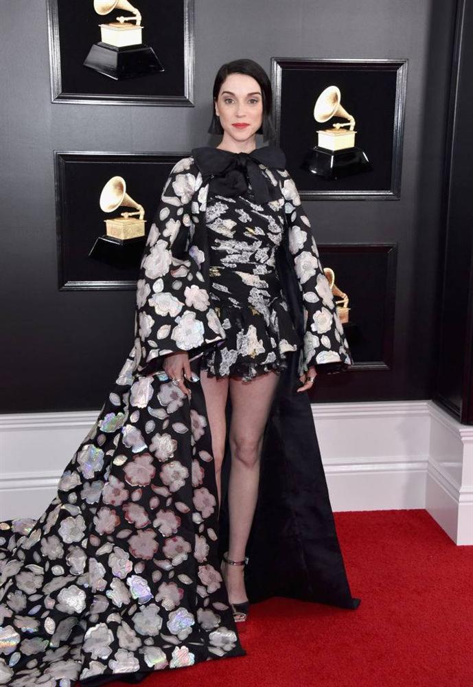 BTS diện suit đơn giản nhưng đầy khí chất, Cardi B dẫn đầu dàn sao đổ bộ thảm đỏ Grammy 2019 với bộ cánh không thể chặt chém hơn-26