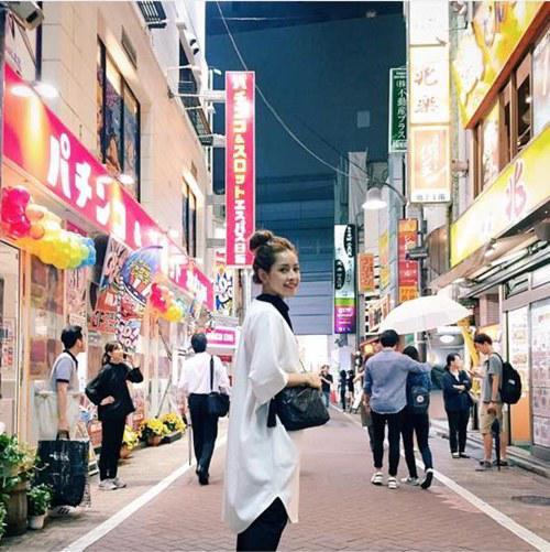 Mới đầu năm mới, Minh Tú háo hức nhặt đồ sida trong chuyến đi Thái Lan-5