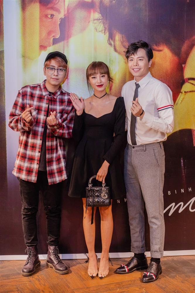 Những lần diện đồ đôi tình trong như đã mặt ngoài còn e của Trịnh Thăng Bình và bạn gái tin đồn-4