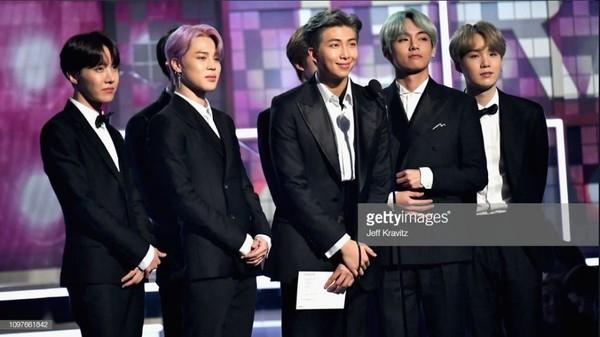 BTS trở thành nghệ sĩ Kpop đầu tiên xuất hiện trên sân khấu Grammy: Chúng tôi sẽ trở lại!-5
