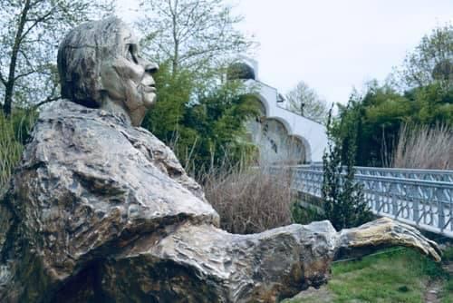 Đầu năm mới, Hồ Quang Hiếu đi thăm mộ nhà tiên tri mù Vanga-2