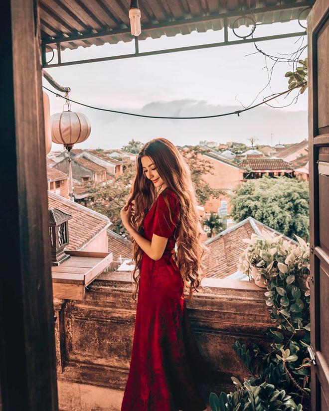 Hai hot girl gốc Việt nổi tiếng đã ăn Tết ở Việt Nam thế nào?-7