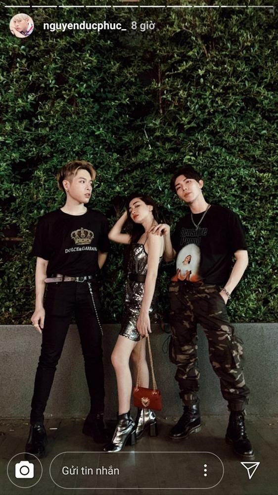 Đắm chìm vào đôi mắt Hòa Minzy mà cứ ngỡ cả thế giới này đang tối sầm lại trong cô đơn và tuyệt vọng-8