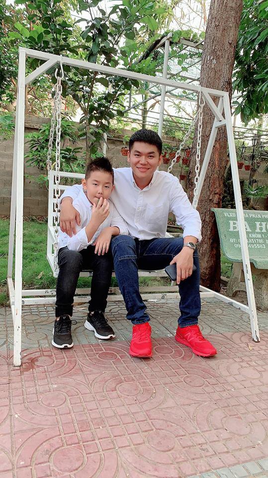 Lê Phương nghẹn ngào khi chứng kiến con trai riêng được ông xã yêu thương chiều chuộng chẳng khác nào ruột thịt-7
